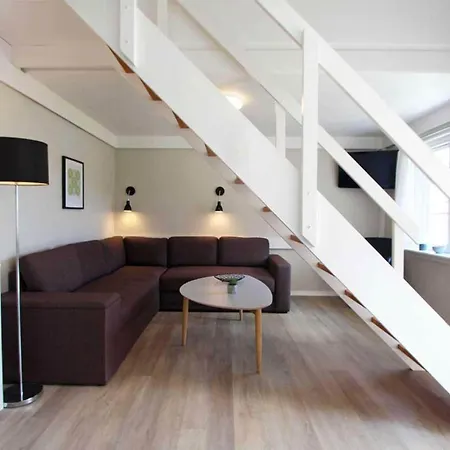Lxxxii Holiday home *